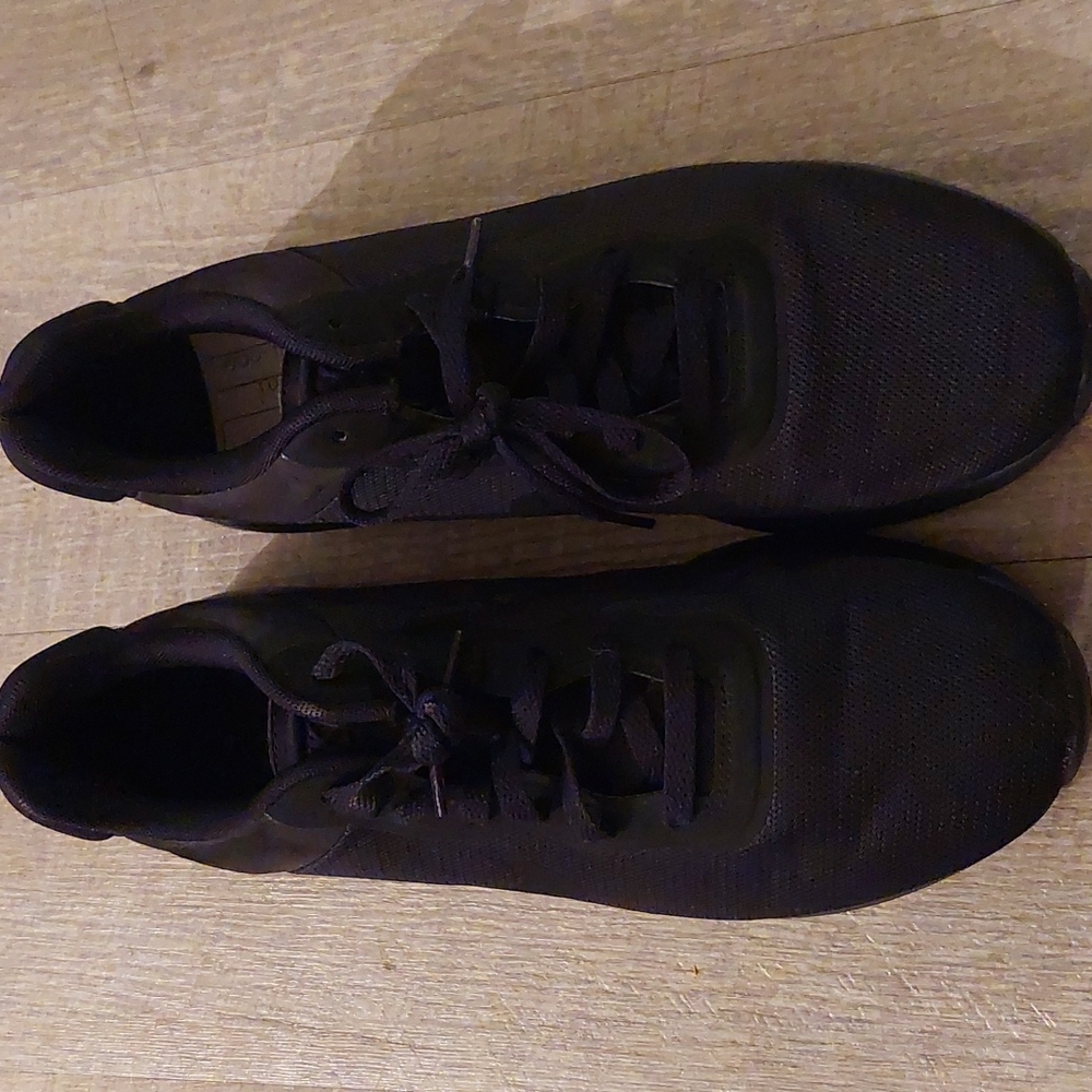 Nike Air Max Modern Essential Running Shoes